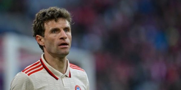 开云体育下载-谁在逼穆勒离开拜仁？三球星高薪续约堵死二娃的路