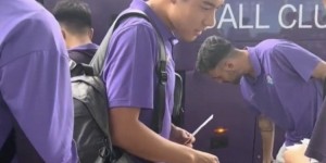 德转信息显示李嗣镕自由身加盟津门虎，他上赛季在克甲踢球